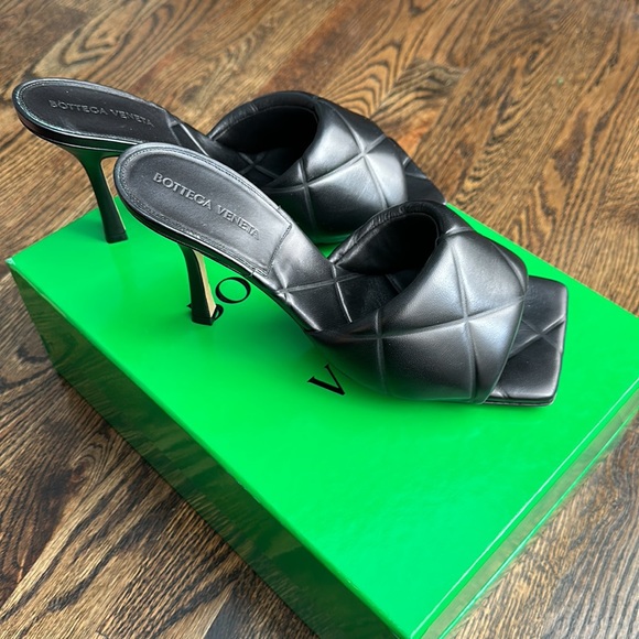 Bottega Veneta Leather Slides - Picture 2 of 10